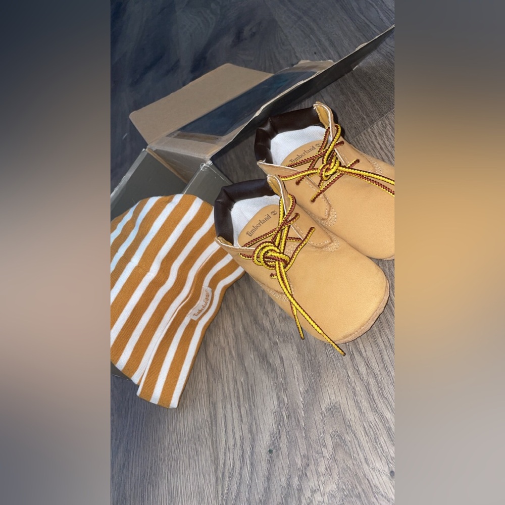 Baby timberland boots and hat